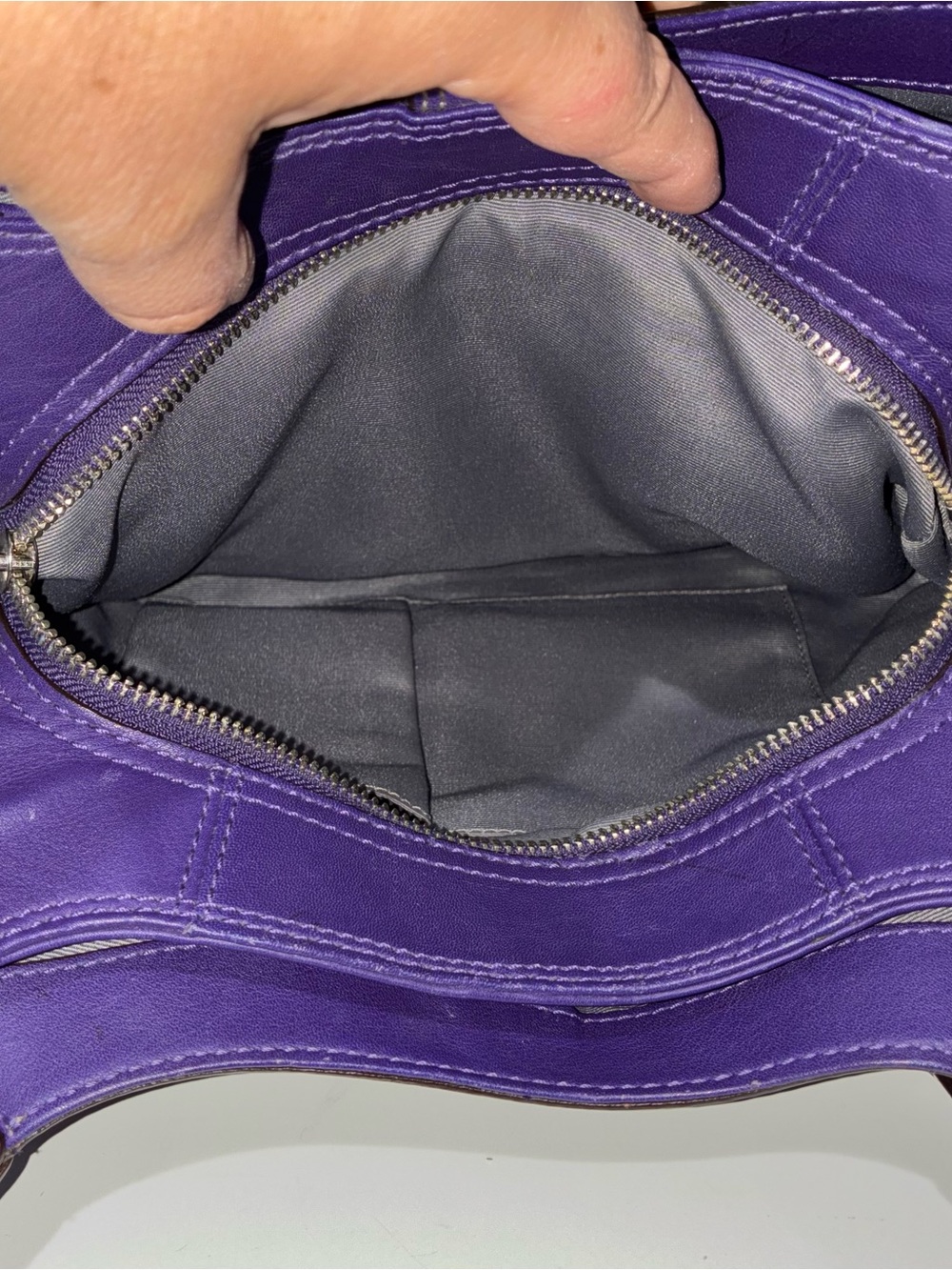COACH Purple Leather Shoulder Bag with Buckle Detail and 3 sections - Picture 7 of 9